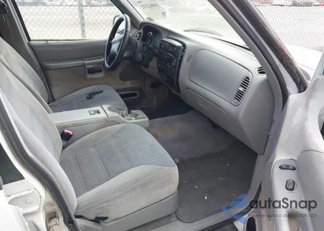 2000 Ford Explorer Xls z USA, uszkodzony, nr VIN 1FMZU62X4YZB60717